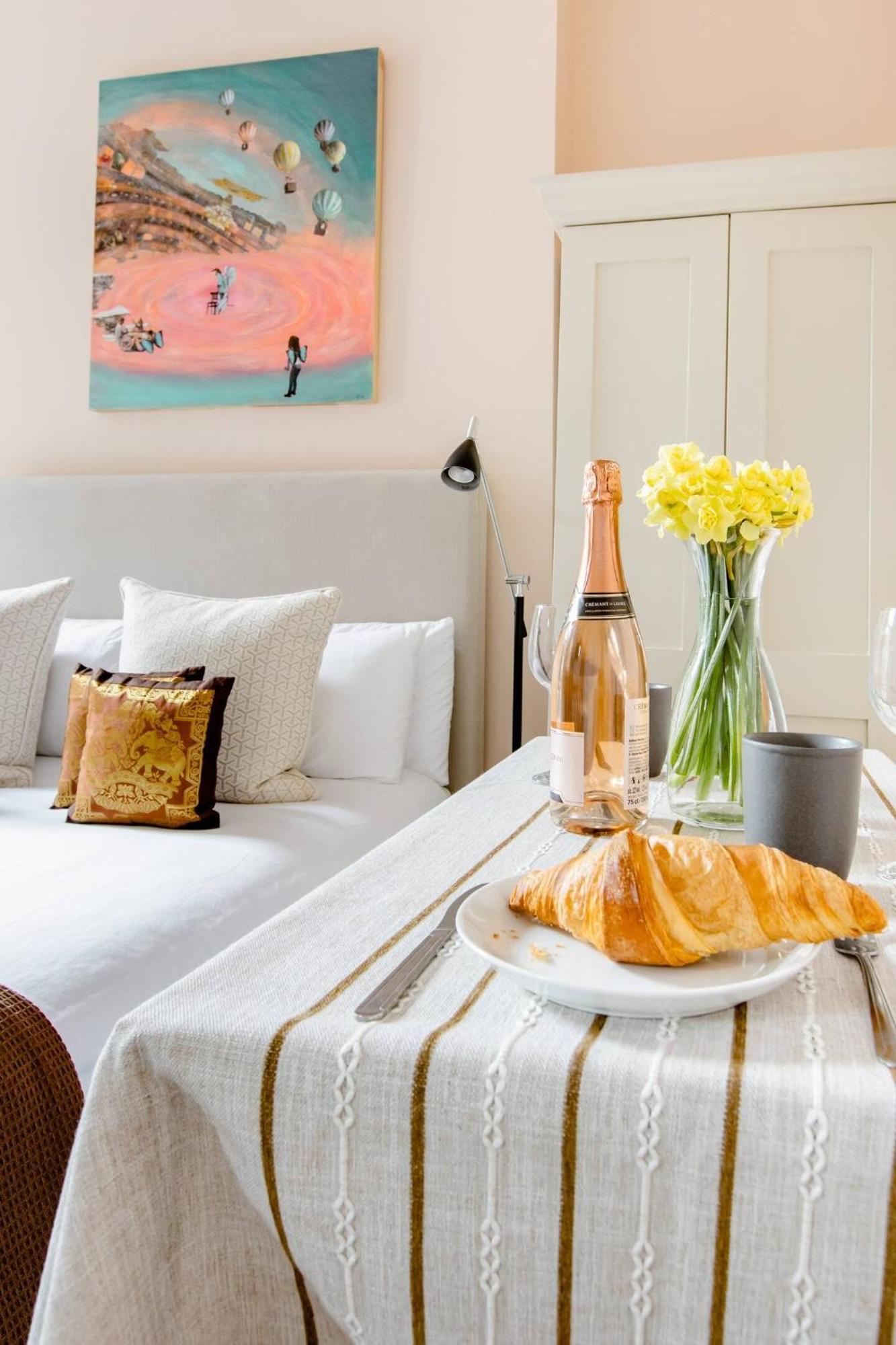 Luxury King-Bed Ensuite With Quiet Private Patio London Ngoại thất bức ảnh