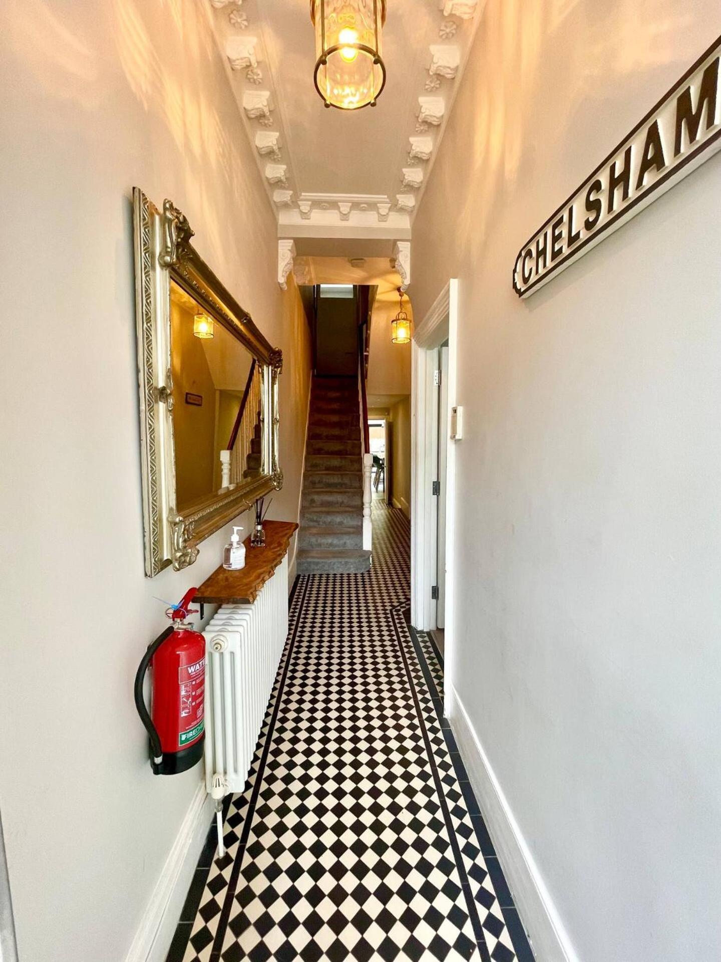 Luxury King-Bed Ensuite With Quiet Private Patio London Ngoại thất bức ảnh